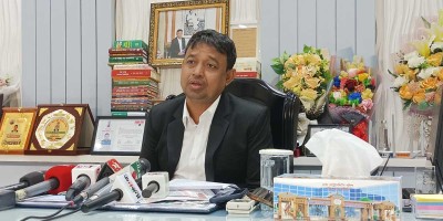 হিরোইজম দেখাতে বাইকে আগুন দেয় ইউটিউবার রাসেল : ডিবি হারুন
